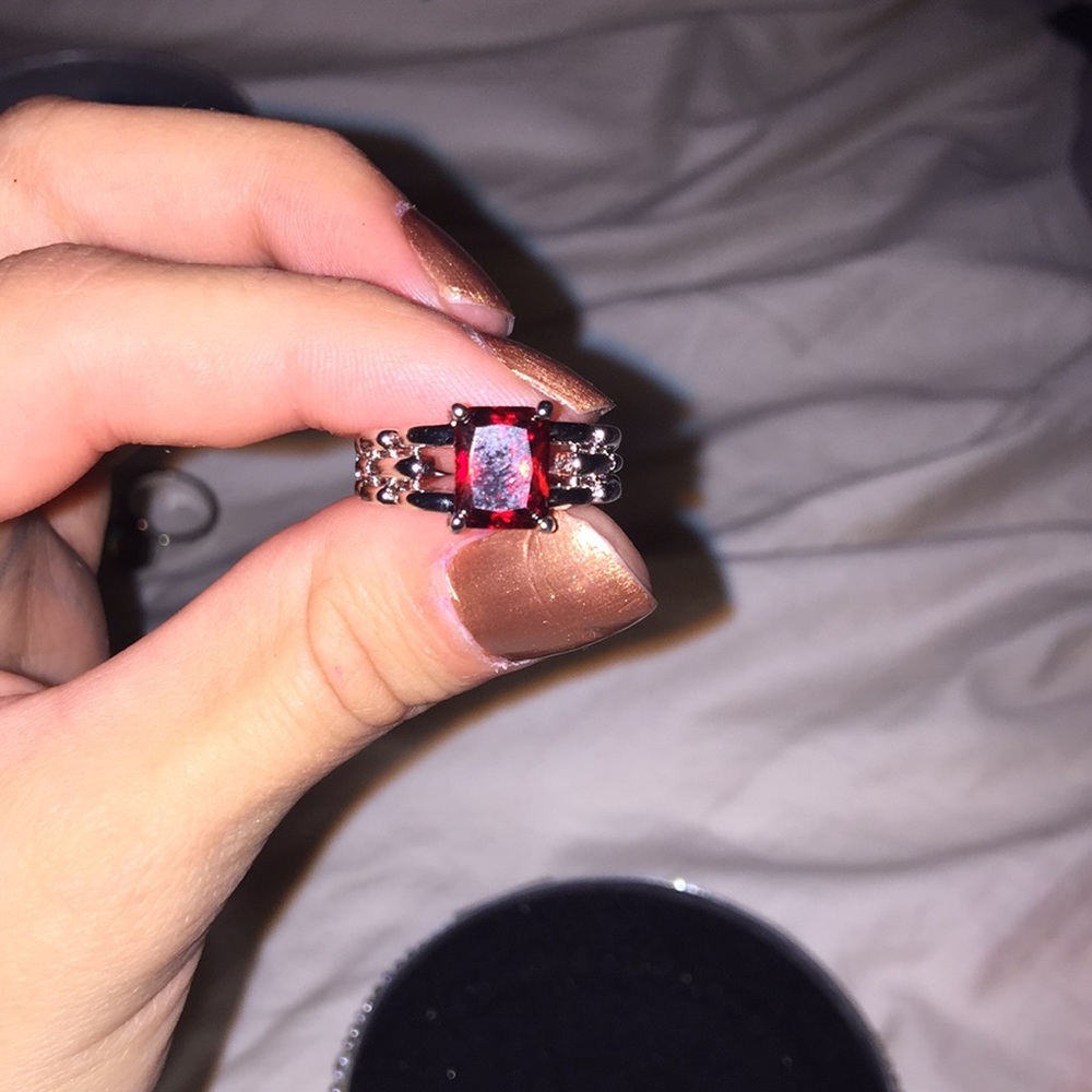 ring - Picture 4 of 4